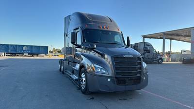 Freightliner Cascadia - 72" Raised Roof Double Bunk Sleeper, Detroit, Automatic, Battery Powered HVAC with Optimized Idle