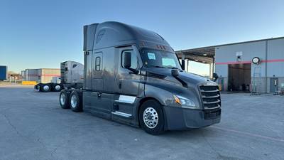 Freightliner Cascadia - 72" Raised Roof Double Bunk Sleeper, Detroit, Automatic, Battery Powered HVAC with Optimized Idle
