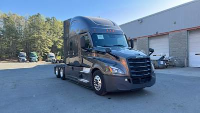 Freightliner Cascadia - 72" Raised Roof Double Bunk Sleeper, Detroit, Automatic, Battery Powered HVAC with Optimized Idle