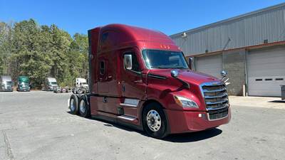 Freightliner Cascadia - 72" Raised Roof Double Bunk Sleeper w/ Lounge, Detroit, Automatic, Battery Powered HVAC with Optimized Idle