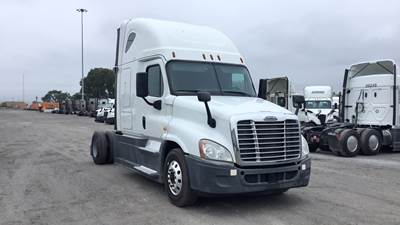 Freightliner Cascadia Single Axle Sleeper Semi Truck - 60" Raised Roof, Detroit, Automatic
