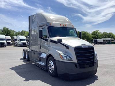 Freightliner Cascadia - 72" Raised Roof Double Bunk Sleeper, Detroit, Automatic, Optimized Idle - Manager's Special!