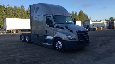 Freightliner Cascadia - 72" Raised Roof Double Bunk Sleeper, Detroit, Automatic, Optimized Idle