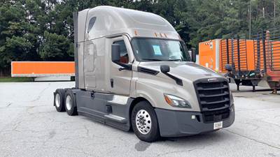 Freightliner Cascadia - 72" Raised Roof Double Bunk Sleeper, Detroit, Automatic, Optimized Idle