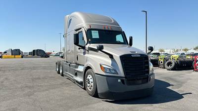 Freightliner Cascadia - 72" Raised Roof Double Bunk Sleeper, Detroit, Automatic, Optimized Idle