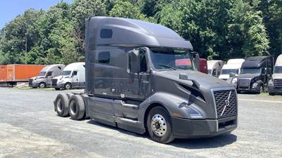 Volvo VNL760 Sleeper Semi Truck - 70" Raised Roof Double Bunk Sleeper w/ Lounge, D13, Automatic, Battery Powered HVAC with Optimized Idle