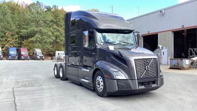 Volvo VNL860 Semi Truck - 77" Raised Roof Double Bunk Sleeper w/ Lounge, D13, Automatic, Battery Powered HVAC with Optimized Idle