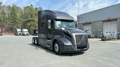Volvo VNL860 Semi Truck - 77" Raised Roof Double Bunk Sleeper w/ Lounge, D13, Automatic, Battery Powered HVAC with Optimized Idle
