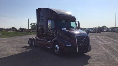 Volvo VNL860 Semi Truck - 77" Raised Roof Double Bunk Sleeper w/ Lounge, D13, Automatic, Battery Powered HVAC with Optimized Idle