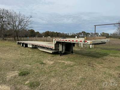 2018 Reitnouer 53ft Drop Deck Trailer - All Aluminum, Aluminum Floor, Rear Sliding Axle, Ramps, Toolbox, Tire Inflation System, 17.5 Tires