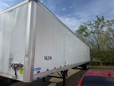Stoughton 53 ft Dry Van Trailer - Air Ride
