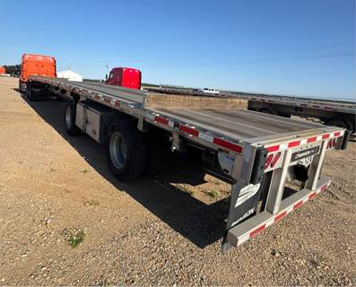 Benson 53x102 Flatbed Trailer - Air Ride