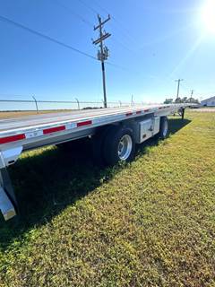 Benson 53x102 Flatbed Trailer - Air Ride