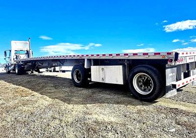 Reitnouer 48x102 Flatbed Trailer - Air Ride