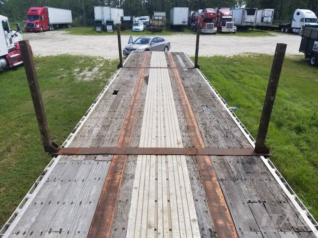 1999 UTILITY 48x96 Flatbed Trailer Wood Floor, Spread Axle, Toolbox