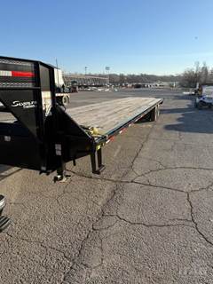 2022 East Texas Trailers 40ft Gooseneck Trailer - 10,000 lb Axles, Pull-Out Ramps, Toolbox