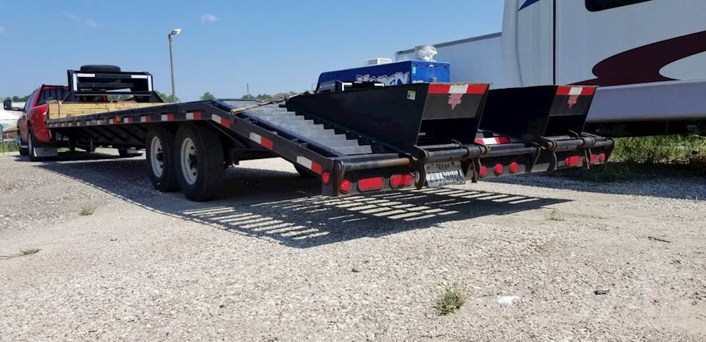 2016 PJ Trailers 30ft Gooseneck Trailer Wood Floor 2016 PJ Trailers 30ft Gooseneck Trailer Wood Floor