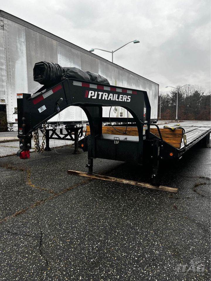 2023 PJ Trailers 40ft Gooseneck Hot Shot Trailer 35+5, 10,000Lb Axles
