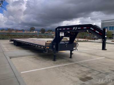 2022 PJ Trailers 40ft Gooseneck Trailer - 35+5, 12,000 lb Axles, Beavertail and Ramps, Toolbox, Electric Winch