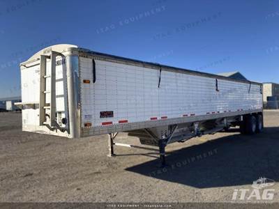 2016 Timpte 42ft Grain Hopper Trailer - 66in Sides, Tandem Axle, Manual Tarp, Platforms
