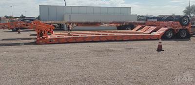 2024 Globe Trailer 40 Ton Lowboy Trailer - 29ft Well, Tri-Axle, Hydraulic Detach, Pony Motor, Outriggers, Hydraulic Flip Axle