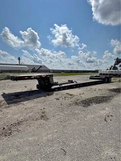 2016 Trail King Lowboy Trailer - 29ft Well, Hydraulic Detach, Pony Motor, Tandem Axle, Outriggers