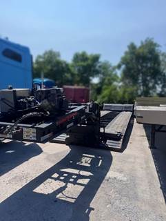 50x102 Tri-Axle Axle Lowboy Trailer - Air Ride