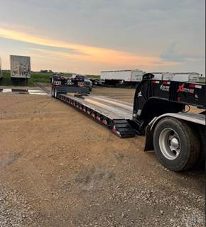 2026 XL Specialized 45 Ton Lowboy Trailer - 29ft Well S-T-R-E-T-C-H to 50ft, Tri-Axle, Mechanical Detach, Outriggers, Pony Motor, Flip Axle