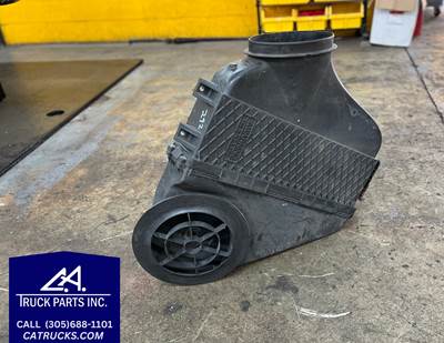 Freightliner Cascadia Donaldson Air Cleaner / Air Filter Housing Part # PPD110027