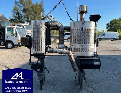 2016 Mack MRU613 Air Cleaner / Air Filter Housing Part # 21112872