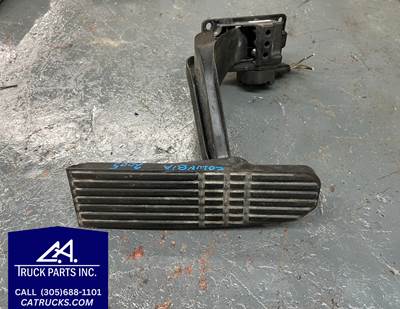 Freightliner Columbia Foot Control Pedal Part # A01-29036-000 w/ TPS Part # 133284