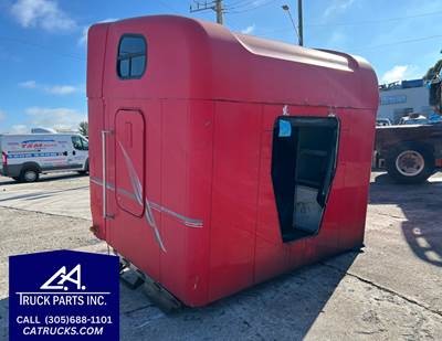 1999 FREIGHTLINER CLASSIC XL LONG CONVENTIONAL CAB SLEEPER