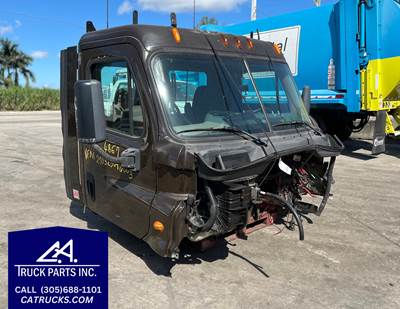 2014 Freightliner Cascadia 113 Cab Shell