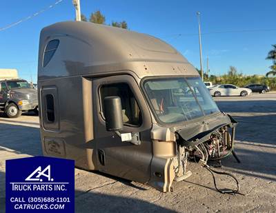 2016 Freightliner Cascadia 125 Conventional Sleeper CAB