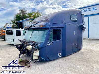 1999 Freightliner Century Class 120 Cab Assembly
