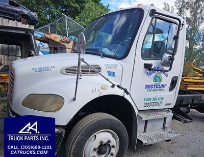 2005 Freightliner M2 106 Medium Duty CAB