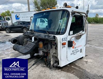 2005 International 9200i Cab Shell