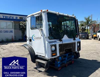 1999 Mack MR688S Cab Assembly, 600 Series