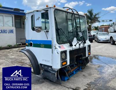 2007 Mack MR690S 600-Series Low CAB Forward (LCF) Shell
