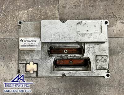 International DT466E Engine Control Module (ECM) Part # 1807349C4, 5WK9 200/04 for 2003 & Earlier DT466E/DT444E (NON-EGR Model)