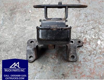 Isuzu 4HE1XS Left Side Engine Mount for 1998-2003 
