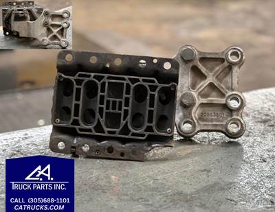 Volvo / Mack Rear Left Engine Mount Part # 20563801, Rubber Cushion Part # 20499469