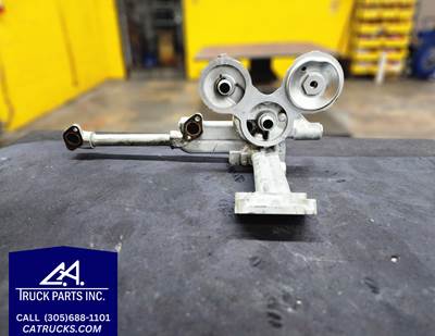 Mack E7 Engine Oil Filter Base & Stand Top Housing Manifold Part # 27GB337M2