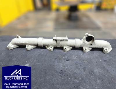 International DT466E Exhaust Manifold part # 1844324C2, 1844944C1, 1845085C1