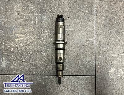 Cummins ISL Fuel Injector Part # 4934411 for L10 Diesel Engine