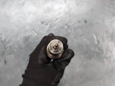 International MaxxForce DT Fuel Injector Part # 5010657R92