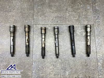 Mack Fuel Injector Part # HNM780322, HNM780358