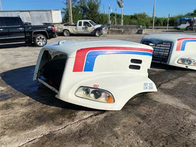 2011 Mack CXU Hood, Part# 82716357, Model# 1QM4314AM