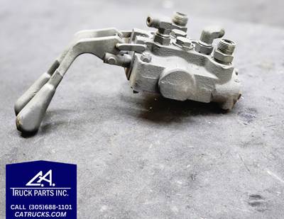 Hydraulic Directional Double Control Valve Part # 156B2352