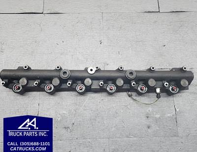 International DT466E Engine Fuel and Oil Manifold Rail Part # 1841968C4